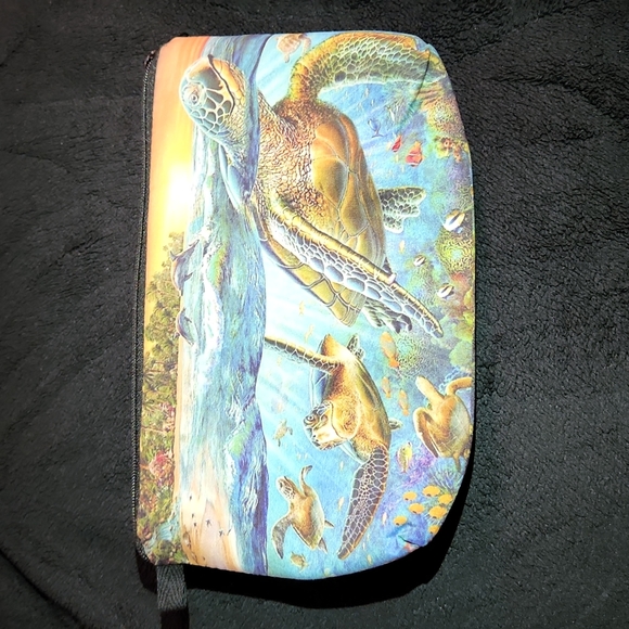 NEW- Cosmetic bag- Sea Turtles - Picture 2 of 6